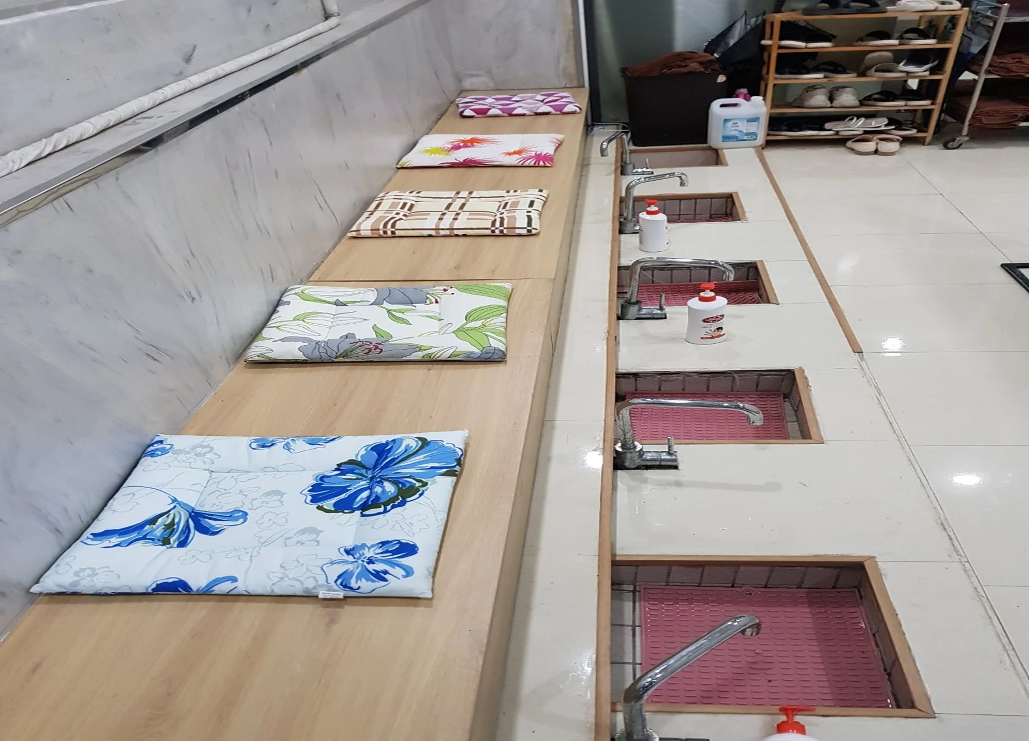 Tiệm cắt tóc and Spa Jeil 店內實景