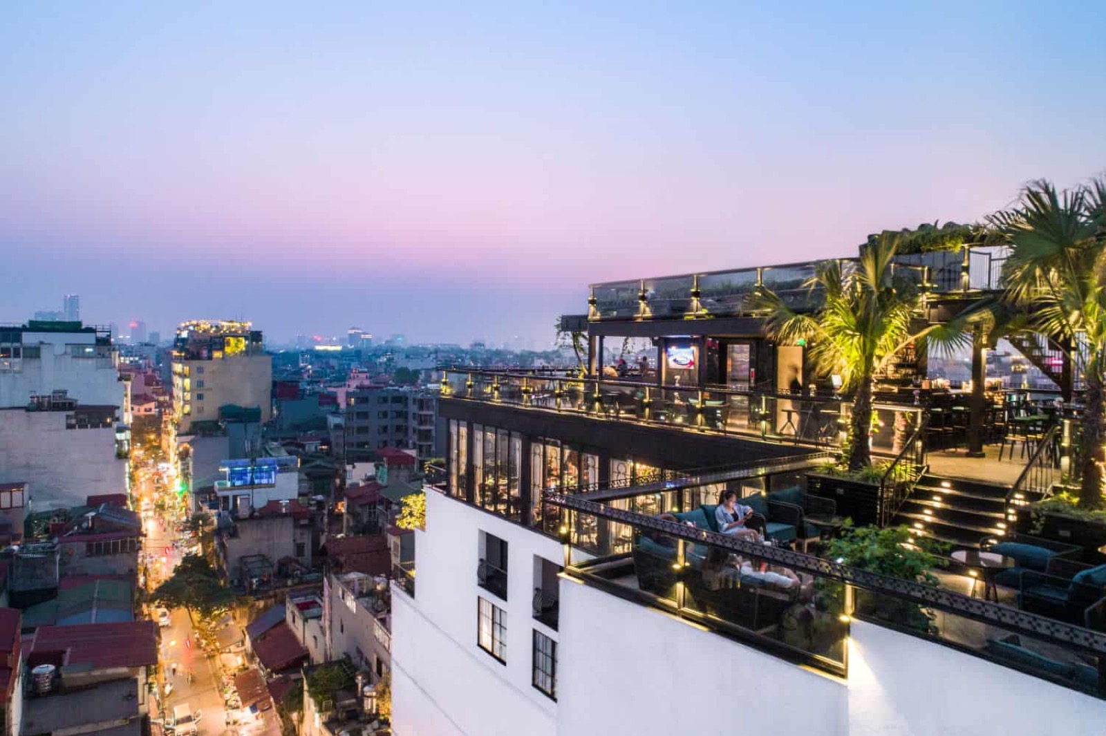 Lighthouse Sky Bar 店家照片