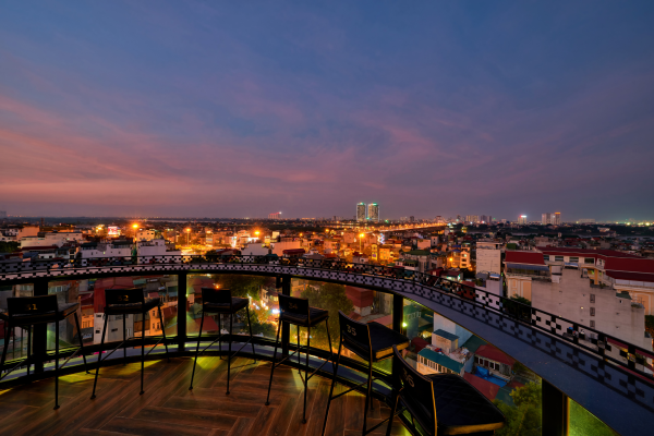 Lighthouse Sky Bar 店內實景