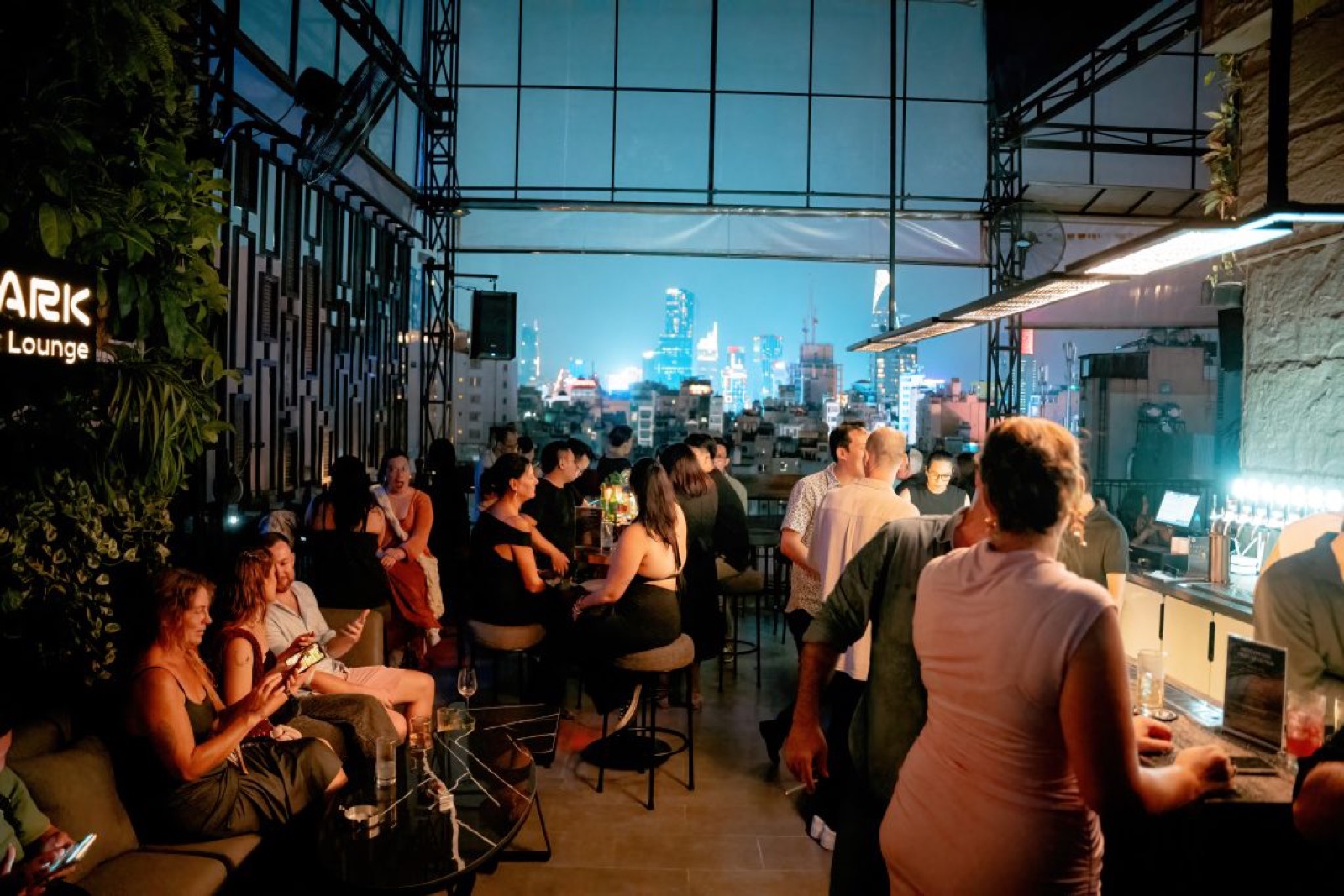The Park Rooftop Bar & Lounge 店內實景